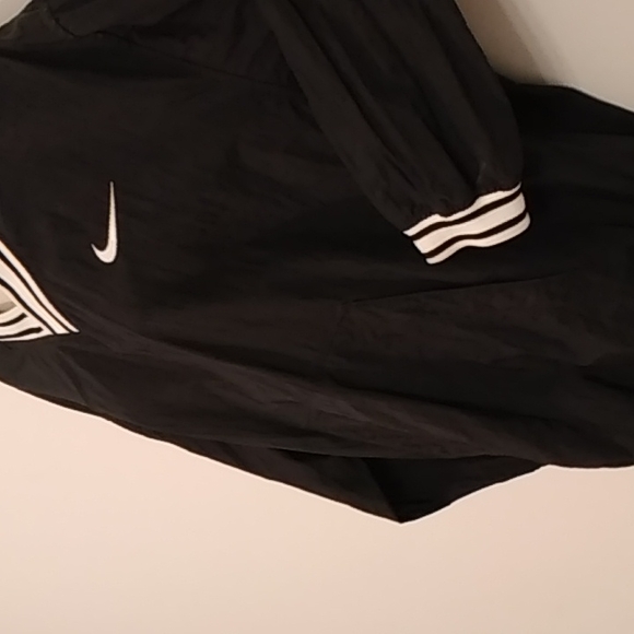 Nike, Vintage Windbreaker - Picture 5 of 6
